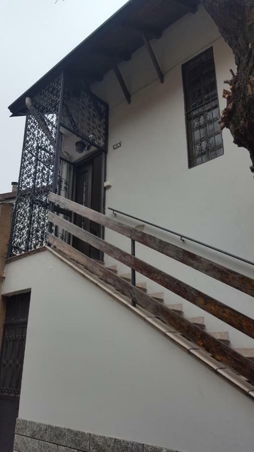 Typical Mountain Mansarda Close To Fiera Rho Milano Mind Перо Екстериор снимка