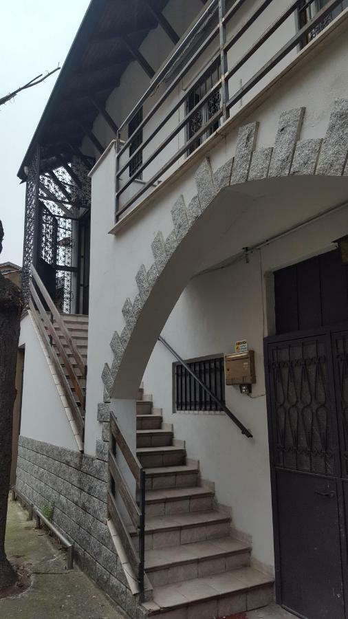 Typical Mountain Mansarda Close To Fiera Rho Milano Mind Перо Екстериор снимка