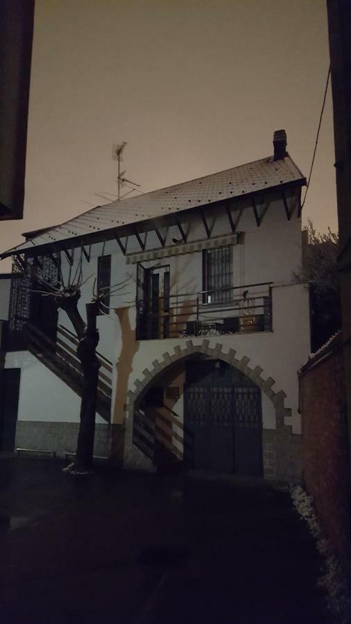Typical Mountain Mansarda Close To Fiera Rho Milano Mind Перо Екстериор снимка